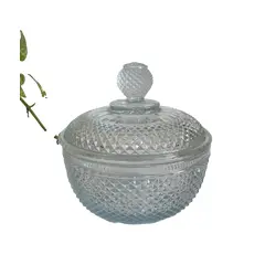 Foto de um(a) Bomboniere de vidro, da categoria de Garrafas, potes e jarros. Bomboniere de vidro estilo bico de jaca Mede: 17,5 cm altura e 15 cm diâmetro. Vendido no marketplace Trésors.