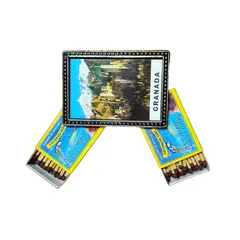 Foto de um(a) Porta Caixa de Fósforos, Granada - Espanha, da categoria de Porta-fósforos e cofres para fósforos. Porta caixa de fósforos em acrílico. Com imagem granada - espanha, souvenir dos anos 1980. A: 1,8 cm L: 5,8 cm P: 8 cm... Vendido no marketplace Trésors.