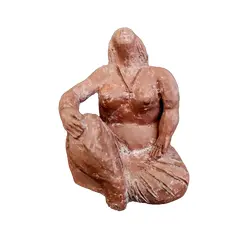 Foto de um(a) Escultura Woman anos 90 - Maia, da categoria de Escultura. Escultura feminina em terracota com pátina, década de 1990 autor: maia, artista gaúcho radicado em santa catarina. A: 9,5... Vendido no marketplace Trésors.