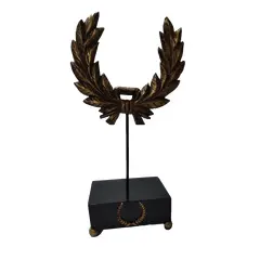 Foto de um(a) Escultura Folha de Louros, Peça Única, da categoria de Escultura. Escultura coroa de louros, símbolo de vitória entre os romano que virou símbolo para todos. Essa é em resina italiana com... Vendido no marketplace Trésors.