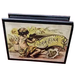 Foto de um(a) Caixa Porta Jóias Madeira Ebanizada, anos 2000, da categoria de Porta-Jóias. Caixa porta joia em madeira ebanizada com decoupage de anjo com compartimento removível para melhor armazenagem, década de... Vendido no marketplace Trésors.