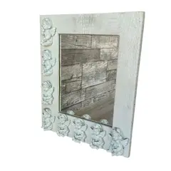Foto de um(a) Espelhos Anjos Anos 90, da categoria de Espelhos. Espelho com moldura em madeira, textura de croco branco e com aplicação de anjos em resina, década de 1990 peça única pelo... Vendido no marketplace Trésors.