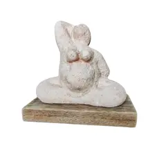 Foto de um(a) Escultura Mulher Grávida Cerâmica e Terracota, da categoria de Escultura. Ecultura em cerâmica com pátina terracota e base em madeira de demolição peça única pelo designer marcelus ribas A: 15,5 cm... Vendido no marketplace Trésors.