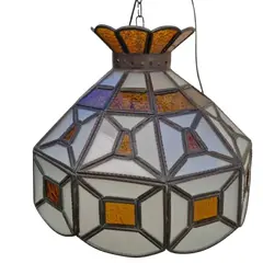 Foto de um(a) ​Lustre pendente antigo em estilo Tiffany, da categoria de Lustres. Lustre pendente antigo em estilo Tiffany, fabricado originalmente entre as décadas de 1960 e 1970.Ele se destaca por sua... Vendido no marketplace Trésors.