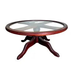 Foto de um(a) Mesa de centro em madeira nobre maciça, da categoria de Mesas de centro. Com design clássico e presença marcante, esta mesa de centro em madeira nobre é um verdadeiro destaque para a sala de estar.... Vendido no marketplace Trésors.