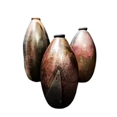 Foto de um(a) Garrafas em Terracota Esmaltada, Década de 1990, da categoria de Garrafas, potes e jarros. Combo de garrafas em terracota com queima de alta temperatura e manchas esmaltadas, tornando-as exclusivas, década de 1990 ... Vendido no marketplace Trésors.
