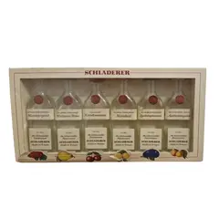 Foto de um(a) Rara coleção de aguardentes alemãs, da categoria de Outras bebidas. Rara coleção composta por seis miniaturas de aguardentes de frutas da famosa destilaria alemã Schladerer, localizada em... Vendido no marketplace Trésors.