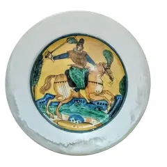 Foto de um(a) Dom Quixote Porcelain Anos 30, da categoria de Pratos Decorativos. Prato década de 1930 com decoupage de gravura dom quixote em uma visão renascentista peça única pelo designer marcelus ribas... Vendido no marketplace Trésors.