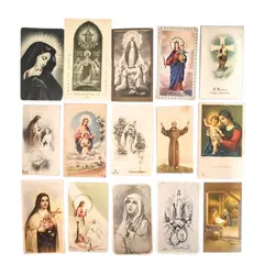 Foto de um(a) Coleção Santinhos Católicos, Decada de 1950, da categoria de Objetos religiosos e espirituais. Coletânea de santinhos católicos dos anos 1950 L: 10 cm em média A: 5,5 cm em média. Vendido no marketplace Trésors.