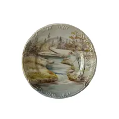 Foto de um(a) Prato pintado à mão, da categoria de Pratos Decorativos. Prato em porcelana decorativo, pintado à mão, 25 cm diâm. Vendido no marketplace Trésors.