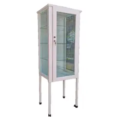 Foto de um(a) ​Armário vitrine hospitalar antigo - "farmacinha", da categoria de Armários e armazenamento. Armário vitrine hospitalar antigo, também muito conhecido popularmente como cristaleira de farmácia vintage ou... Vendido no marketplace Trésors.