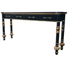 Foto de um(a) Aparador em Madeira Puxadores em Bronze e Laca preta, da categoria de Aparadores e Buffet. Aparador em madeira puxadores em bronze e laca pretaMedidas:38cm de profundidade 85cm de altura 1.81m de largura. Vendido no marketplace Trésors.