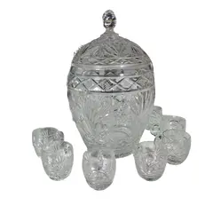 Foto de um(a) Poncheira em cristal lapidado com 12 canecos, da categoria de Outros utensílios para servir. Poncheira em cristal ricamente lapidado com 12 canecos. Peças em perfeito estado. Não possui concha. Mede:A (sem tampa)... Vendido no marketplace Trésors.