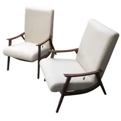 Foto de um(a) Par de Poltronas Modernistas Buclê Off-White, da categoria de Poltronas. Par de Poltronas Modernistas Anos 50/60 em Madeira Maciça e Tecido Buclê Off-White. Vendido no marketplace Trésors.