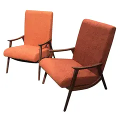 Foto de um(a) Par de Poltronas Modernistas Estofadas em Buclê Laranja Terracota, da categoria de Poltronas. Par de Poltronas Modernistas Estofadas em Buclê Laranja Terracota. Vendido no marketplace Trésors.