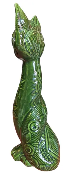 Foto de um(a) Escultura Decorativa Gato Sentado – Cerâmica Esmaltada Verde Jade, da categoria de Escultura. Elegante escultura figurativa representando um gato em postura sentada e alongada. A peça destaca-se pela sua estilização... Mostrado de uma perspectiva diferente. Vendido no marketplace Trésors.
