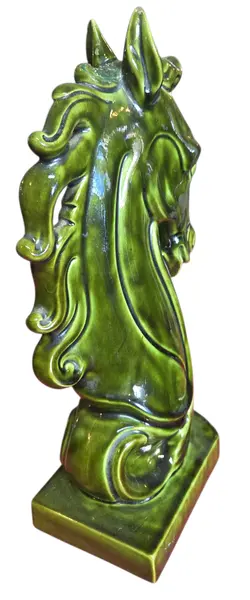 Foto de um(a) Escultura Contemporânea de Cavalo em Porcelana, da categoria de Escultura. Uma interpretação moderna que explora o contraste entre a força do animal e a fragilidade da cerâmica fina. Esta escultura... Mostrado de uma perspectiva diferente. Vendido no marketplace Trésors.