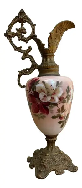 Foto de um(a) Antiga Escultura Ânfora Jarro Pétit Bronze Francês Opalina, da categoria de Jarros. Antiga e grande jarra decorativa com estrutura em metal trabalhado e parte central em opalina francesa pintada à mão. Peça... Vendido no marketplace Trésors.