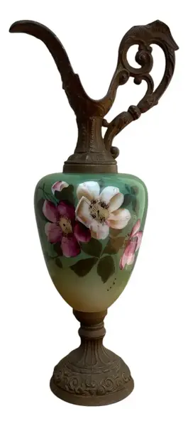 Foto de um(a) Antiga Ânfora Jarro Decorativo Pétit Bronze Opalina Francesa, da categoria de Vasos e recipientes. Antiga e grande jarra decorativa com estrutura em metal trabalhado e parte central em opalina francesa pintada à mão. Peça... Vendido no marketplace Trésors.