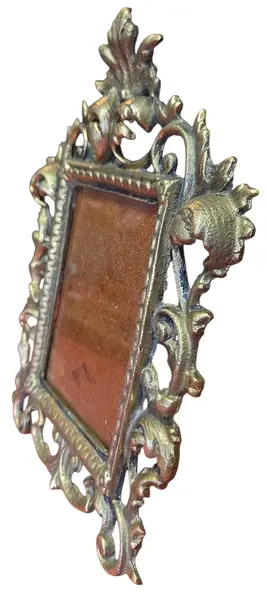 Foto de um(a) Porta Retrato em Bronze Retangular - Vertical, da categoria de Porta retratos. Belíssimo porta-retrato vertical confeccionado em bronze de alta qualidade. Esta peça apresenta um trabalho de fundição... Mostrado de uma perspectiva diferente. Vendido no marketplace Trésors.