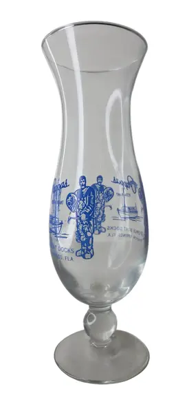 Foto de um(a) Antigo Copo Hurricane Souvenir Louis Pappas Restaurant Flórida, da categoria de Outros colecionáveis. Como é um item de glassware temático americano (misturando a cultura náutica, mergulho de escafandro e turismo da Flórida),... Mostrado de uma perspectiva diferente. Vendido no marketplace Trésors.