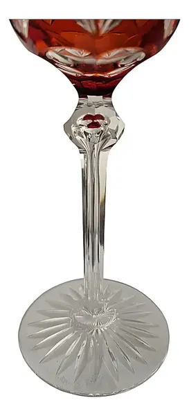Foto de um(a) Taça em cristal vermelho lapidado 19cm, da categoria de Taças. Taça de Cristal Lapidado Estilo Val Saint Lambert Taça de Vinho Cristal Overlay Lapidado - Estilo Val Saint Lambert -... Mostrado de uma perspectiva diferente. Vendido no marketplace Trésors.