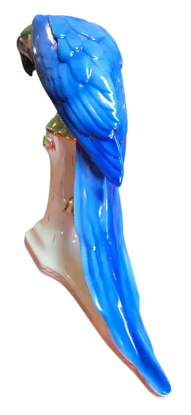 Foto de um(a) Escultura Arara Azul em Porcelana Fina – Pintada à Mão, da categoria de Objetos decorativos. Belíssima escultura em porcelana de alta qualidade, representando a majestosa Arara-Azul com detalhes realistas. Peça com... Mostrado de uma perspectiva diferente. Vendido no marketplace Trésors.