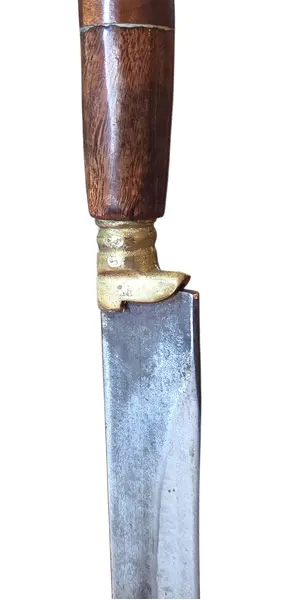 Foto de um(a) Faca Artesanal com Cabo em Madeira e Pomo de Bronze Esculpido em Cabeça de Águia, da categoria de Facas. Faca de confecção artesanal, caracterizada pelo design funcional e robusto. O destaque da peça reside em sua empunhadura... Mostrado de uma perspectiva diferente. Vendido no marketplace Trésors.