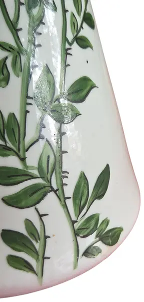 Foto de um(a) Vaso em Cerâmica Weiss - Pintura Floral Manual - Mogi das Cruzes, da categoria de Vasos. Vaso decorativo em cerâmica esmaltada da tradicional marca brasileira Weiss, fabricado em Mogi das Cruzes (SP). A peça... Mostrado de uma perspectiva diferente. Vendido no marketplace Trésors.