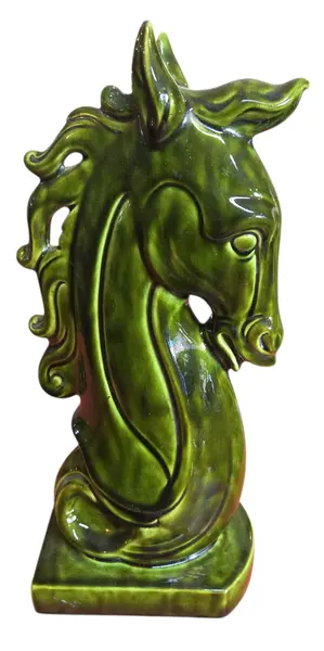 Foto de um(a) Escultura Contemporânea de Cavalo em Porcelana, da categoria de Escultura. Uma interpretação moderna que explora o contraste entre a força do animal e a fragilidade da cerâmica fina. Esta escultura... Mostrado de uma perspectiva diferente. Vendido no marketplace Trésors.