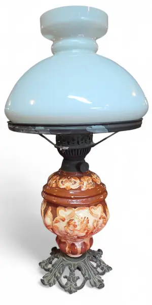 Foto de um(a) Abajur em Cerâmica Esmaltada, da categoria de Abajures. Uma peça versátil e elegante que combina com diversos estilos de decoração. Com acabamento esmaltado de alta qualidade, este... Vendido no marketplace Trésors.