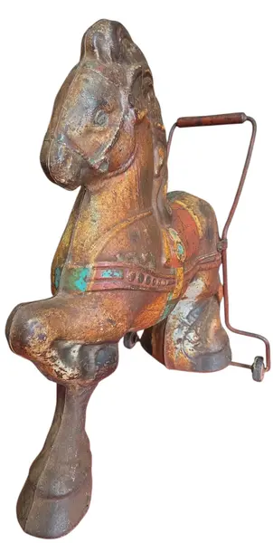 Foto de um(a) Pônei Mobo Bronco – Original England, da categoria de Brinquedos antigos. Este exemplar autêntico do "Mobo Bronco" é uma verdadeira peça de história. Fabricado na Inglaterra. Vendido no marketplace Trésors.
