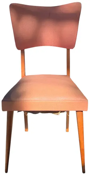 Foto de um(a) Cadeira Pés Palito - Móveis Pedroso, da categoria de Outras cadeiras. Relíquia do design mobiliário paranaense dos anos 50/60. Esta belíssima cadeira traz a autêntica estética Mid-Century Modern... Mostrado de uma perspectiva diferente. Vendido no marketplace Trésors.