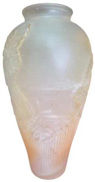 Foto de um(a) Vaso em Vidro Acetinado Fosco - Borboletas, da categoria de Vasos. Magnífico vaso em vidro artístico com acabamento satinê (fosco acetinado), apresentando uma tonalidade degradê delicada que... Mostrado de uma perspectiva diferente. Vendido no marketplace Trésors.