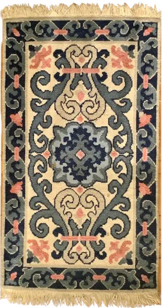 Foto de um(a) Tapete Arraiolo anos 70 tecido a mão em tons azuis, da categoria de Tapetes. Tapete arraiolo anos 70 tecido a mão em tons azuis medindo 1,50m x 80cm. Vendido no marketplace Trésors.