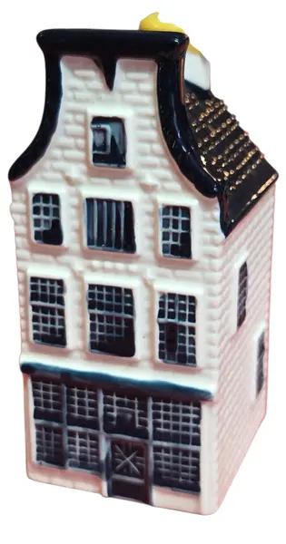 Foto de um(a) Mini Casa KLM Delft Blue House - Amsterdã em Porcelana, da categoria de Outros colecionáveis. Icônica miniatura da famosa coleção KLM Delft Blue Houses. Esta peça reproduz fielmente as tradicionais casas de Amsterdã,... Vendido no marketplace Trésors.