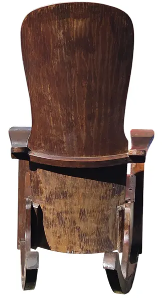 Foto de um(a) Rara Cadeira de Balanço Móveis Cimo Anos 40 – Estrutura Original - Cardeal, da categoria de Outras cadeiras. Uma verdadeira joia do design industrial mobiliário brasileiro. Esta cadeira de balanço legítima da lendária fabricante... Mostrado de uma perspectiva diferente. Vendido no marketplace Trésors.