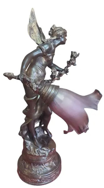 Foto de um(a) Antiga Luminária Escultura Petit Bronze Estilo Art Nouveau - Tulipa em Vidro Acetinado, da categoria de Escultura. Elegância e Arte em uma Peça Única Apresentamos esta magnífica luminária escultura confeccionada em petit bronze, uma peça... Mostrado de uma perspectiva diferente. Vendido no marketplace Trésors.