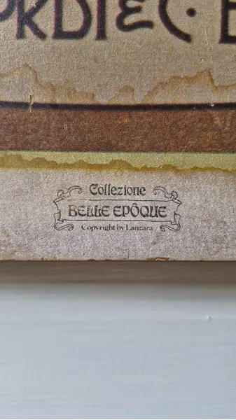 Foto de um(a) Belíssimo quadro vintage do icônico pôster italiano da ópera Tosca, da categoria de Molduras para quadros. Este belíssimo quadro representa o icônico pôster da famosa ópera Tosca, do compositor Giacomo Puccini, que foi lançada no... Mostrado de uma perspectiva diferente. Vendido no marketplace Trésors.