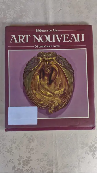 Foto de um(a) Raro trio de livros especiais, da categoria de Livros. Rara coleção de três livros sendo: Art Nouveau: 54 pranchas a cores - Este livro publicado em 1985 é um recurso ilustrado... Mostrado de uma perspectiva diferente. Vendido no marketplace Trésors.