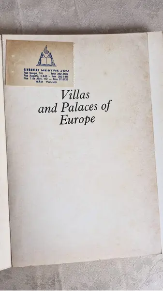Foto de um(a) Raro trio de livros especiais, da categoria de Livros. Rara coleção de três livros sendo: Art Nouveau: 54 pranchas a cores - Este livro publicado em 1985 é um recurso ilustrado... Mostrado de uma perspectiva diferente. Vendido no marketplace Trésors.