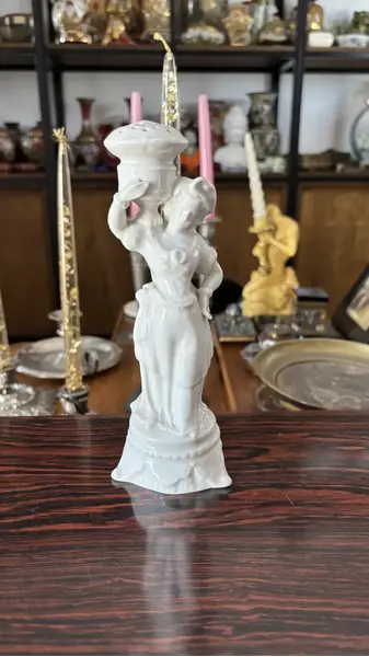 Foto de um(a) Antigo Raro Paliteiro Vitoriano Em Porcelana Vieux Paris, da categoria de Paliteiros. Antigo e raro paliteiro Vitoriano em porcelana francesa Vieux Paris. Peça grande para um paliteiro. Original do final do... Mostrado de uma perspectiva diferente. Vendido no marketplace Trésors.