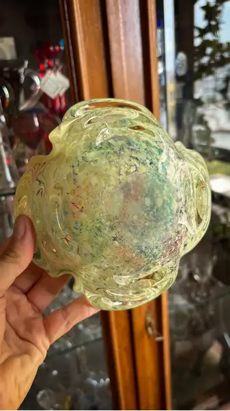 Foto de um(a) Antigo Cinzeiro Bowl Decorativo Em Murano Italiano Cactus, da categoria de Cinzeiros. Antigo e imponente cinzeiro artístico em Murano italiano feito à mão. Também pode ser usado para charuto. Lindo formato e... Mostrado de uma perspectiva diferente. Vendido no marketplace Trésors.