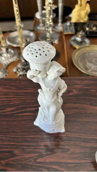 Foto de um(a) Antigo Raro Paliteiro Vitoriano Em Porcelana Vieux Paris, da categoria de Paliteiros. Antigo e raro paliteiro Vitoriano em porcelana francesa Vieux Paris. Peça grande para um paliteiro. Original do final do... Mostrado de uma perspectiva diferente. Vendido no marketplace Trésors.