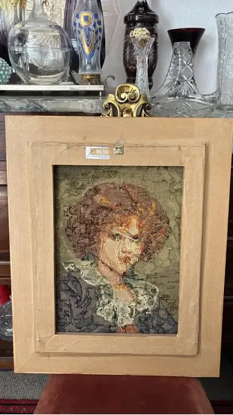 Foto de um(a) Antigo Lindo Quadro Gobelin Tapeçaria Francesa Original, da categoria de Arte têxtil. Antigo quadro gobelin, tapeçaria francesa. Todo feito à mão. Uma beleza!Medidas total com moldura 59x48cm Medidas só da obra... Mostrado de uma perspectiva diferente. Vendido no marketplace Trésors.