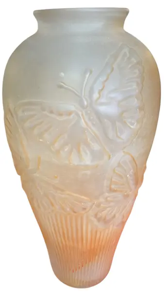 Foto de um(a) Vaso em Vidro Acetinado Fosco - Borboletas, da categoria de Vasos. Magnífico vaso em vidro artístico com acabamento satinê (fosco acetinado), apresentando uma tonalidade degradê delicada que... Vendido no marketplace Trésors.