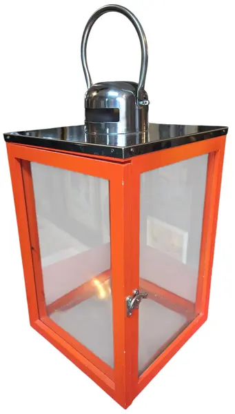 Foto de um(a) Lanterna Decorativa Porta-Velas em Madeira Laranja e Aço Inox, da categoria de Sinalizadores. Adicione um toque de sofisticação e cor ao seu ambiente com esta belíssima Lanterna Decorativa. Unindo a robustez da madeira... Vendido no marketplace Trésors.