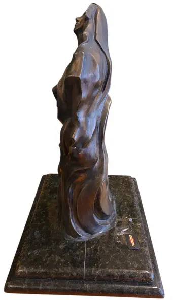 Foto de um(a) Escultura Cristina Loyola, da categoria de Escultura. Escultura Cristina Loyola Resina italiana. Mostrado de uma perspectiva diferente. Vendido no marketplace Trésors.