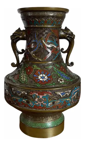 Foto de um(a) Antigo Vaso Com Alças Japonês Oriental Em Bronze Cloisonné, da categoria de Vasos. Antigo e importante vaso artístico com alças em bronze com Cloisonné, peça de excelente qualidade. Cada lado da peça segue... Vendido no marketplace Trésors.