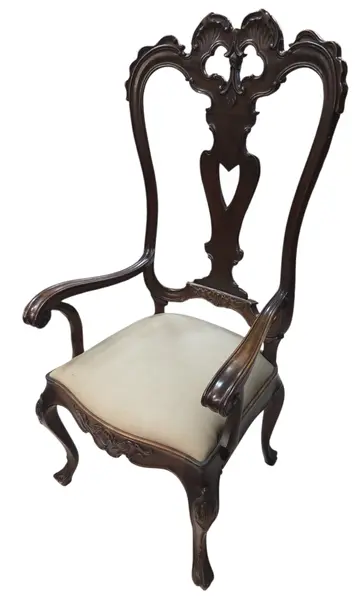 Foto de um(a) Cadeira Trono Luís XV – Espaldar Alto (83 cm) com Entalhes Manuais, da categoria de Poltronas. Exuberante Cadeira Trono Luís XV, peça de alta marcenaria que se destaca pela imponência de suas dimensões e refinamento dos... Vendido no marketplace Trésors.